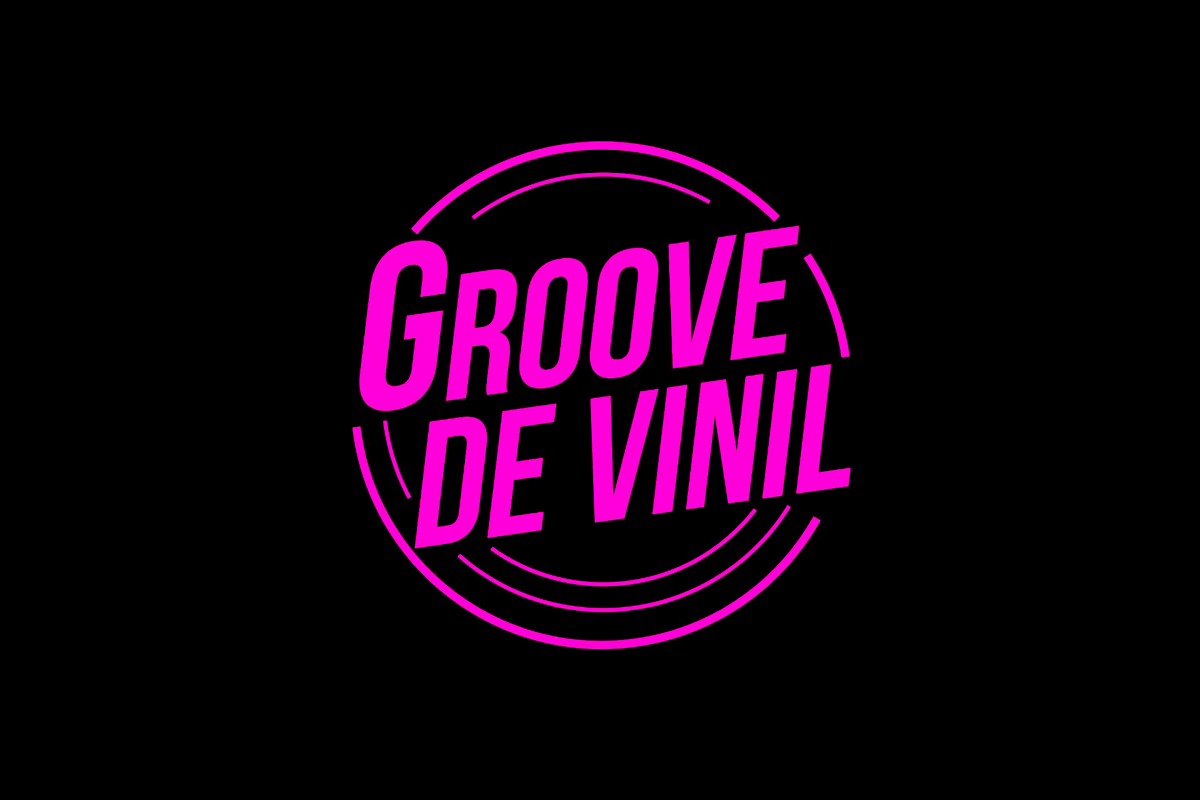 Texto grande e em negrito “Groove de Vinil” em rosa neon sobre fundo preto. O texto está centralizado dentro de linhas curvas que simulam os sulcos de um disco, representando música e movimento.